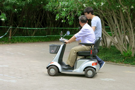 斯维驰老年代步车